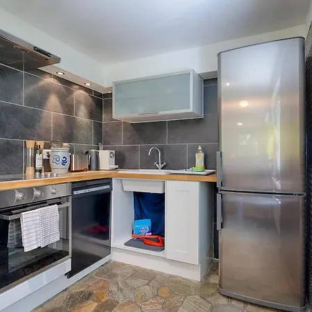 Riverside Apartmán *